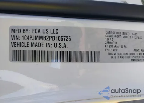 2023 Jeep Cherokee Altitude Lux 4X4 z USA, uszkodzony, nr VIN 1C4PJMMB2PD106726